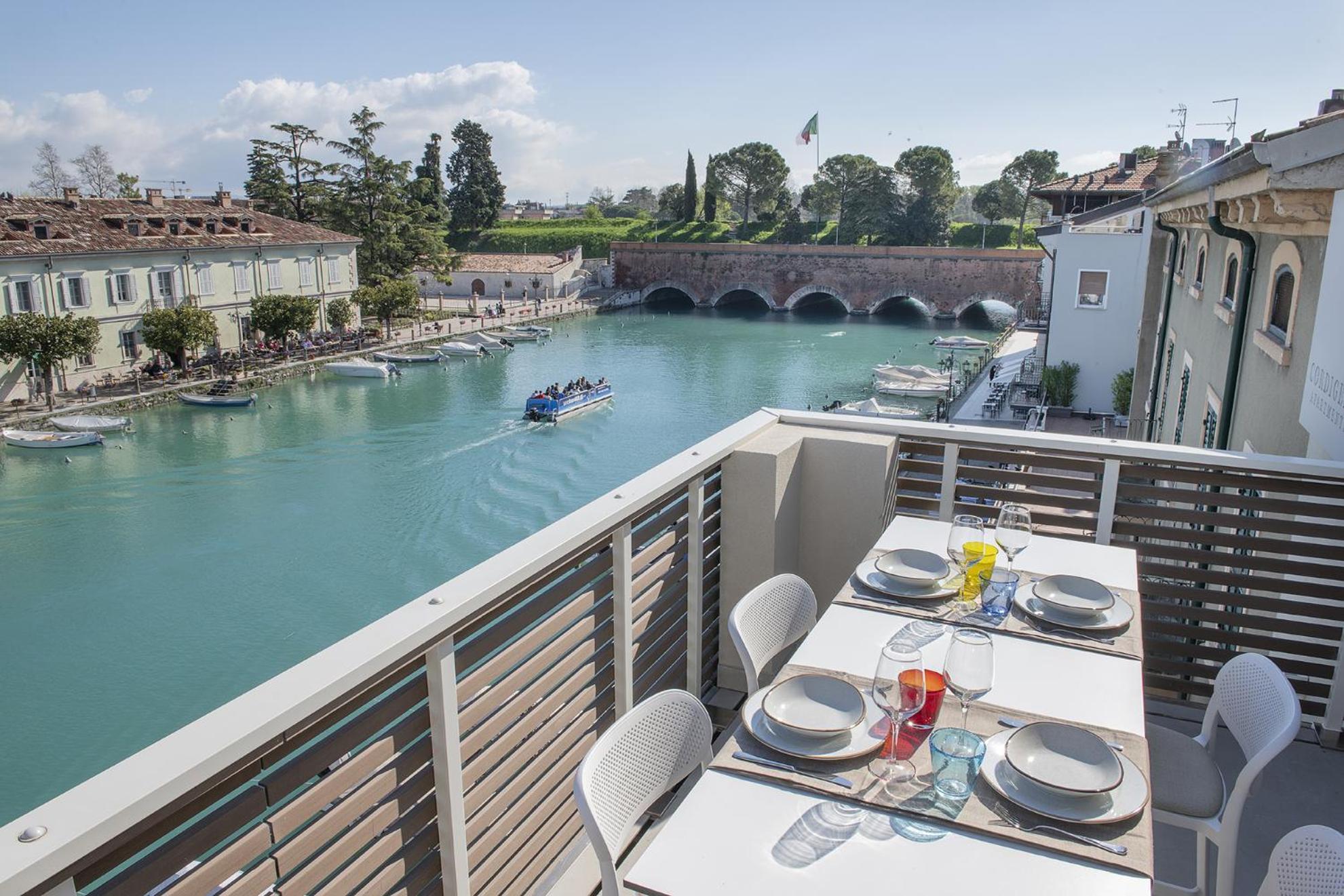 Palazzo Cordigero - Apartments Peschiera del Garda Ngoại thất bức ảnh